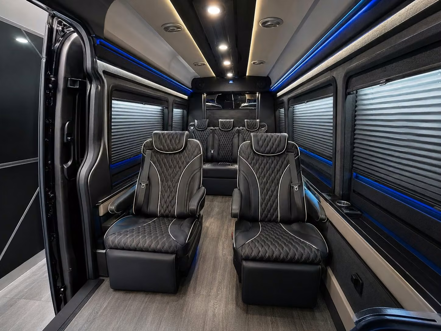 hotel shuttle bus rentals between pdx and portland s downtown hotels